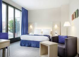 Standing out among hotels in stuttgart, the park inn stuttgart boasts an ideal city centre location, just 200 metres from marienplatz. Park Inn By Radisson Hotel In Stuttgart In Stuttgart Gunstig Bei Weg De Buchen