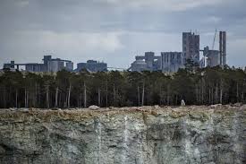 Cementa inc is a rurally situated, socially embedded arts organisation committed to cultivating contemporary art culture specific to our regional context and to bridging the perceived divide between urban and regional art. Q Aiin Yasx Wm