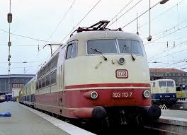 Db Baureihe 103 113 7 In Munchen Hbf Eisenbahn Bundesbahn Waggons