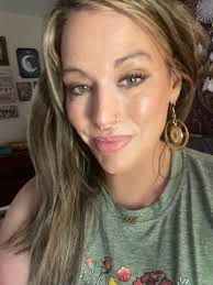 This didn't come out perfectly still I think it's really cool. 🤎💚🤍