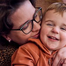 De kinderwens van Bibi en Lotte kwam uit door vriend Martijn