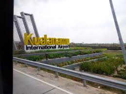 Komoditas operator penerbangan (aoc) bandara kualanamu internasional airport (knia) di deli serdang, sumatera utara, menyebut, bandara setempat tetap melayani penerbangan di masa. Bandara Kualanamu Medan Maukelilingdunia