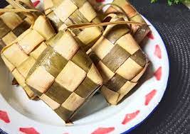 Bagaimanakah tips cara membuat ketupat yang lembut dan tidak mudah basi. Resep Ketupat Dg Metode 5 30 7 Oleh Dapur Ala Mama Jasmine Cookpad