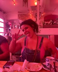 Abbey Rolfe (@crabby_abbey_33) · Instagram 照片和视频