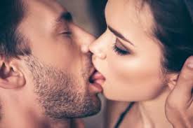 How To French Kiss In 7 Easy Steps Lovetoknow