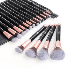 Siempre quedan cosas por descubrir, así que ponte frente al espejo y saca tus pinceles, ¡vamos a jugar a las maquilladoras profesionales! 9 Ideas De Juegos De Maquillaje Juegos De Maquillaje Maquillaje Juego De Brochas De Maquillaje