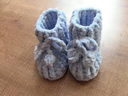 Kadife Ipten Patik Yapimi Youtube Knitted Baby Clothes Baby Knitting Hand Knitting