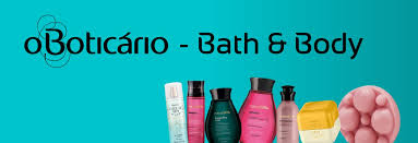 On an open plane, the video ends with her caressing her arm with the cream and the texts: Boticario Bath Body Shopnaturaemlondres