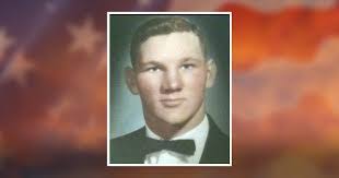 Elise Hyde's Instagram, Twitter & Facebook