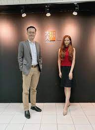 李老八本来就不是人 跟着粉丝喊自己三岁不懂事的女儿叫作夺子姐 自己二胎儿子出生后不知道是为了节目效果还是品性如此就把重男轻女表现的特别明显 他老婆土货也不是个好东西 有次女儿调皮把她惹急了她直接说再这样下去小心以后长大了抽烟喝酒打胎. èº«å¿ƒç§'æŽæ—»çŠé†«å¸« Photos Facebook