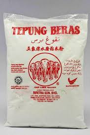 Setiap kali menjelang bulan ramadhan, antara salah satu kuih yang paling laku dan menjadi kegemaran ramai adalah tepung pelita. Sekali Pandang Nampak Sama Rupanya Tepung Beras Ada Beza Ibu Kena Tau Kalau Tak Nak Masakan Meragam Sebab Salah Beli Keluarga