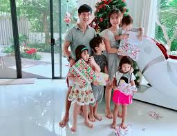 Lý hải, minh hà cùng 4 con sống như 'nông dân' trong biệt thự mới mua. Ly Háº£i Minh Ha Cung 4 Con Sá»'ng NhÆ° Nong Dan Trong Biá»‡t Thá»± Má»›i Mua Giáº£i Tri