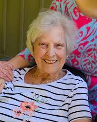 Leona May's Instagram, Twitter & Facebook