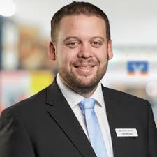 Mit ihrem kräftigen blau ist die neue holzbank auf dem „alten friedhof in hessisch lichtenau ein blickfang. Mike Mangold Abteilungsleiter Marktfolge Passiv Compliance Wphg Vr Bank Mitte Eg Xing