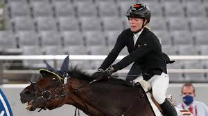 Pentathletes compete in five different sports for a medal. Idhjoncilu6a9m