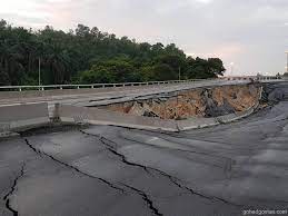 The west coast expressway, wce or (malay: Lebuhraya Pantai Barat Runtuh Gohed Gostan
