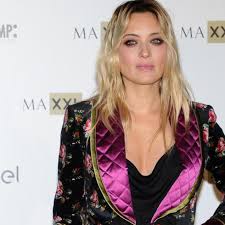 Su rai1 film tv il 10 marzo ispirato. Carolina Crescentini Vado Solo Dove Mi Sento Amata Amica