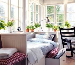 ventanas el diseno oportuno divan hemnes dormitorios habitacion de invitados