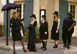 Comme nous le disions et comme son nom le suggère, pour cette saison 5 de american horror story, l'action se déroulera au sein d'un hôtel où personne ne voudrait. Les Sorcieres De La Nouvelle Orleans Wiki American Horror Story Fandom