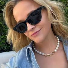 Congrats to Faye Boheim and Brooklyn Beauchamp who both hit 3-run home runs  over the fence in today's softball game! Way to go girls! Both our varsity  softball team and JV baseball