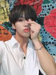 Hongseok (홍석) is a south korean singer under cube entertainment. Pentagon íŽœíƒ€ê³¤ On Twitter Pentagon Hongseok Pentagon Pentagon Kino