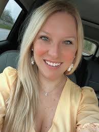 Laura Brzyski (@el.brisk) • Instagram photos and videos