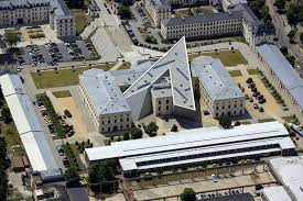 Images by bitter bredt courtesy of holzer. Military History Museum Dresden Daniel Libeskind