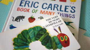 Rupsje nooitgenoeg spon een slaapzakje voor zichzelf. Xqcytuy6mwc77m