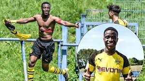 Maybe you would like to learn more about one of these? Irrer Tor Rekord Bvb Juwel Youssoufa Moukoko Schlagt Erneut Zu Sportbuzzer De