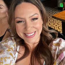 Rebecca Summerfield's Instagram, Twitter & Facebook