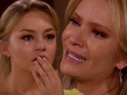 'Lo Que La Vida Me Robó' Episode 167 Univision Spoilers: Fabiola Trusts  Graciela And Transfers All Her Money To Her! Plus Montserrat Finds Out She  Has A Half Sister