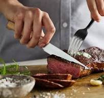 Elite Cutlery 8-Piece Steak Knife Set with Light-Wood Handles