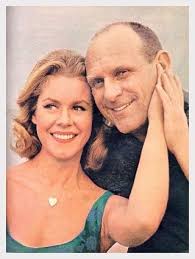 One of the times Darin didn't mind witchcraft. 🤣🤣🤣I also think the  outside shots are from Universal Studios in the same street where  “Desperate Housewives” was filmed. “Super Car" William Asher Aired: