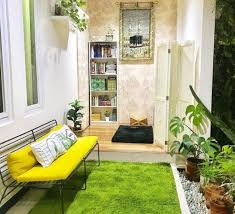Mulai dengan desain yang eksekusinya hanya dengan decorasi saja sampai dengan yang terlihat sangat serius di. 6 Desain Mushola Rumah Nyaman Dan Minimalis Cocok Untuk Rumah Kecil
