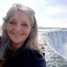 Tammy Walls's Instagram, Twitter & Facebook