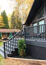 Modern Diy Vertical Slatted Deck Skirting Sponsored By The Home Depot Canada Dans Le Lakehouse Deck Skirting Lattice Deck Modern Deck