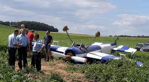Für die hüttensause verwandelt sich der. Flugzeugabsturz Grefrath Pilot Bei Absturz Verletzt