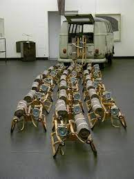 De schilderijen van veel van de nederlandse meesters, zoals rembrandt , hadden volgens beuys een bepaald 'licht', doordat ze waren geschilderd in de tijd voordat het ijsselmeer was ingepolderd. The Pack 1969 Joseph Beuys Wikiart Org