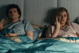 Vivarium review: Jesse Eisenberg and Imogen Poots get stuck in suburbia |  Vox