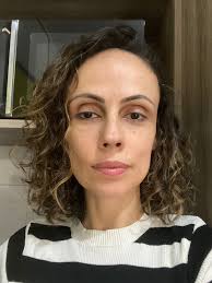 Sábado tem festa para "salvar" livraria de rua em Londrina