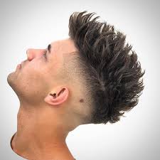 Espèce à part entière, l'homme aux cheveux longs a littéralement une longueur d'avance sur la masse. Pin On Men S Hairstyles