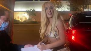 Devin armani booker (born october 30, 1996) is an american professional basketball player for the phoenix suns of the national basketball association (nba). Kendall Jenner Hits The Gym After Triple Date With Sister Kylie Travis Scott And The Biebers Gentnews