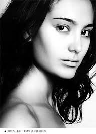 브루스윌리스, 23세연하 엠마헤밍과 재혼? : 네이버 블로그