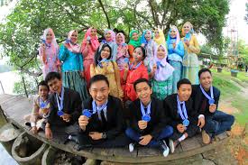 Aplikasi ini juga bisa kita gunakan untuk desain 3d, memanipulasi gambar, dan masih banyak lagi. Tips Memilih Dress Farewell Party Untuk Acara Perpisahan Sekolah Dress Brokat Panjang Bisa Bikin Penampilanmu Makin Menawan Dwi Apura Meity