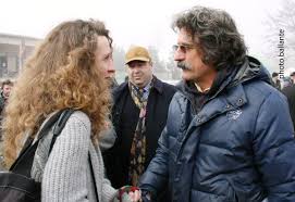 A pesar de que en las últimas horas se hablaba de una supuesta mejora, la actriz entró en coma farmacológico y su lucha contra el coronavirus, continúa. Carmen Barbieri Carmen Is A Twitter