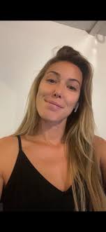 Hi! I'm looking for a good surf instructor that can teach me in a long  term. If I like the instructor after the first trial, I want to commit to 5  or