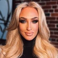 Karen Marquis's Instagram, Twitter & Facebook