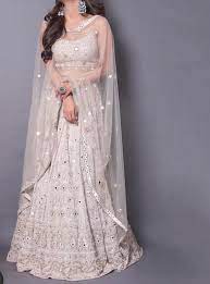Pin By Eva Haruto On Classy Desi Attires Indian Bridal Outfits Indian Fashion Dresses Indian Gowns Dresses