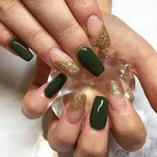 16 december 2016 at 17:50 ·. Winter Green And Gold Glitter Nails For Winter Nail Ideas Red And Gold Nails Dark Green Nails Gold Glitter Nails