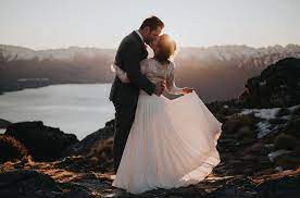 How To Plan An Epic Destination Wedding In Queenstown New Zealand Green Wedding Shoes Queenstown Destination Wedding Queenstown New Zealand